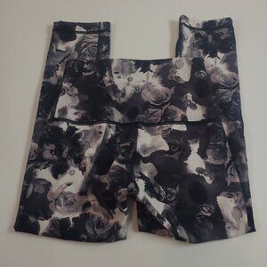 lululemon women's leggings wunder under crop roses 4 black white pink